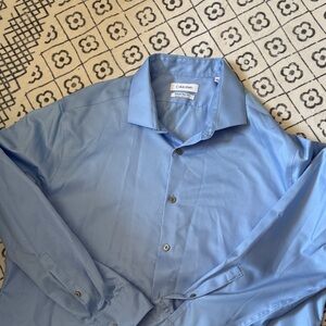 Calvin Klein Men's Sky Blue Spread Collar Dress Shirt